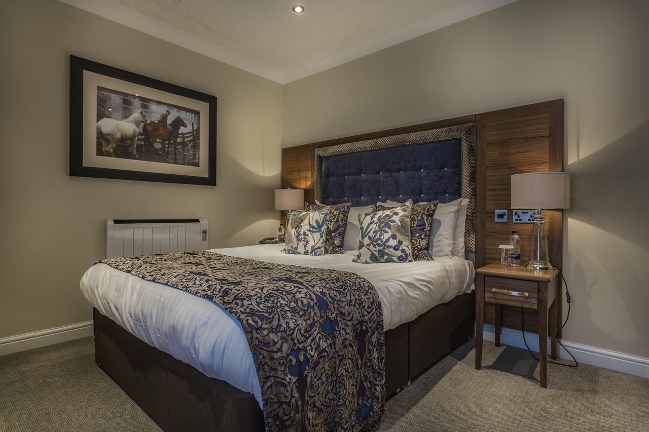 The Admiral Rodney Hotel, Horncastle, Lincolnshire Горнкасл Екстер'єр фото