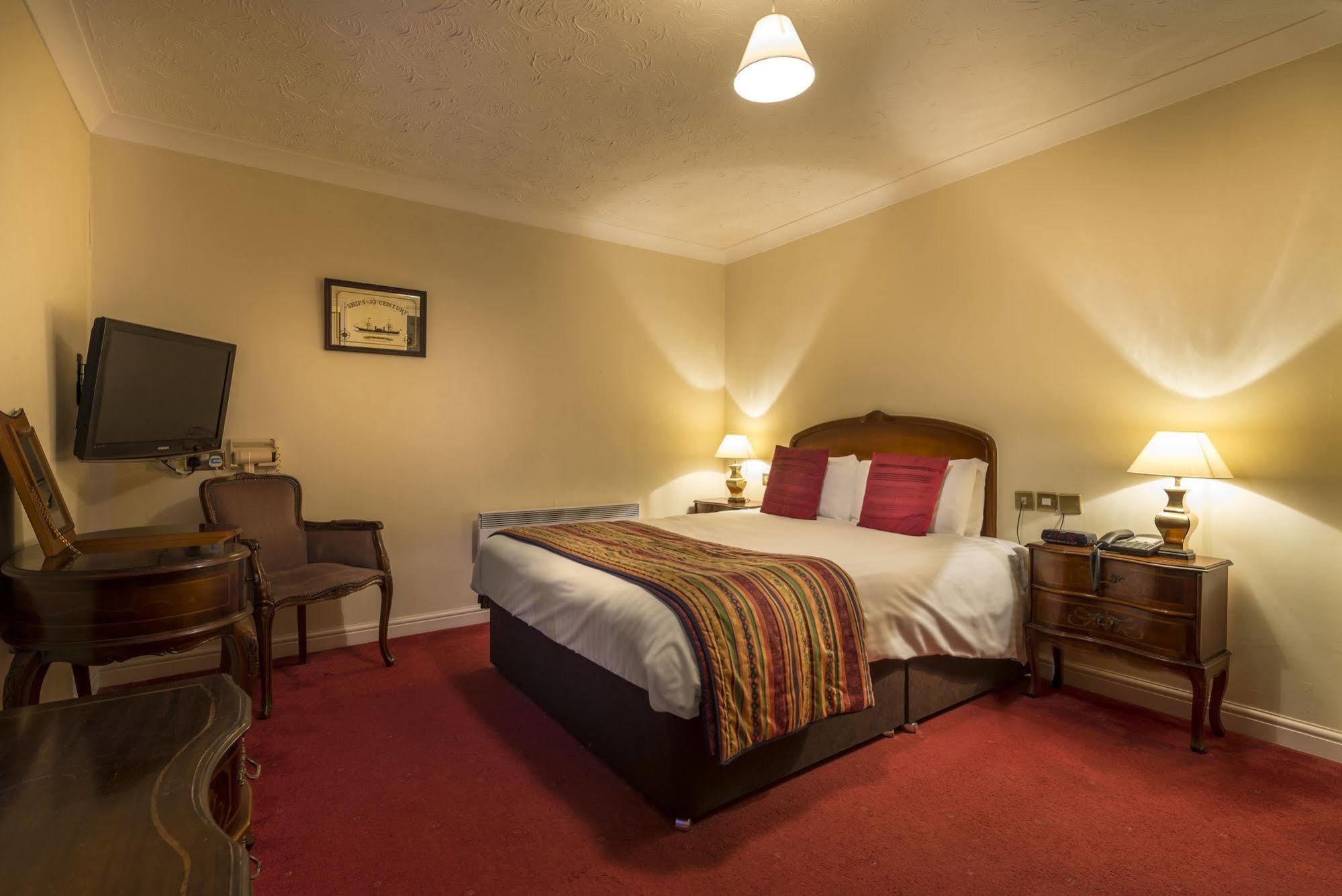 The Admiral Rodney Hotel, Horncastle, Lincolnshire Горнкасл Екстер'єр фото