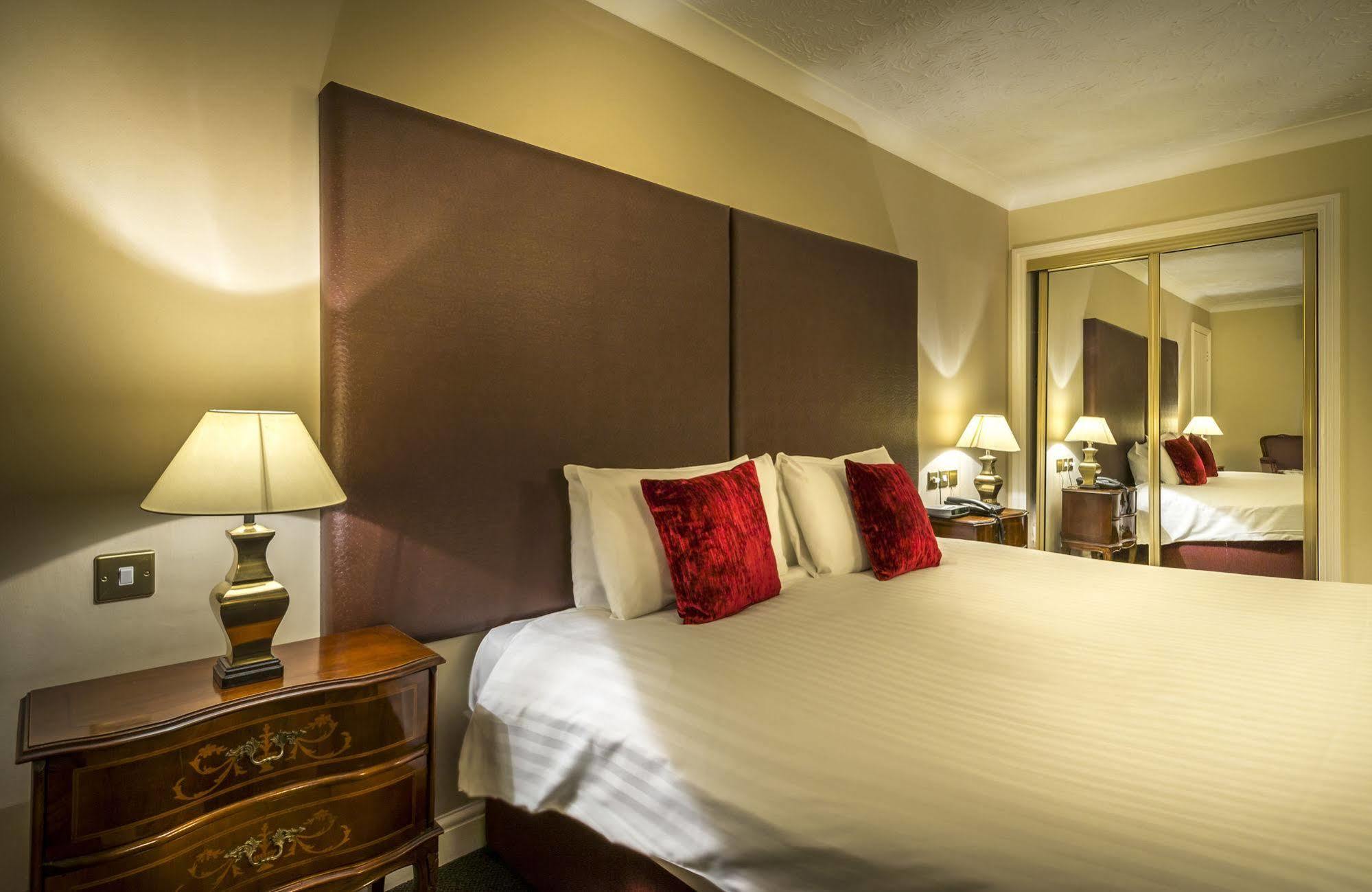 The Admiral Rodney Hotel, Horncastle, Lincolnshire Горнкасл Екстер'єр фото