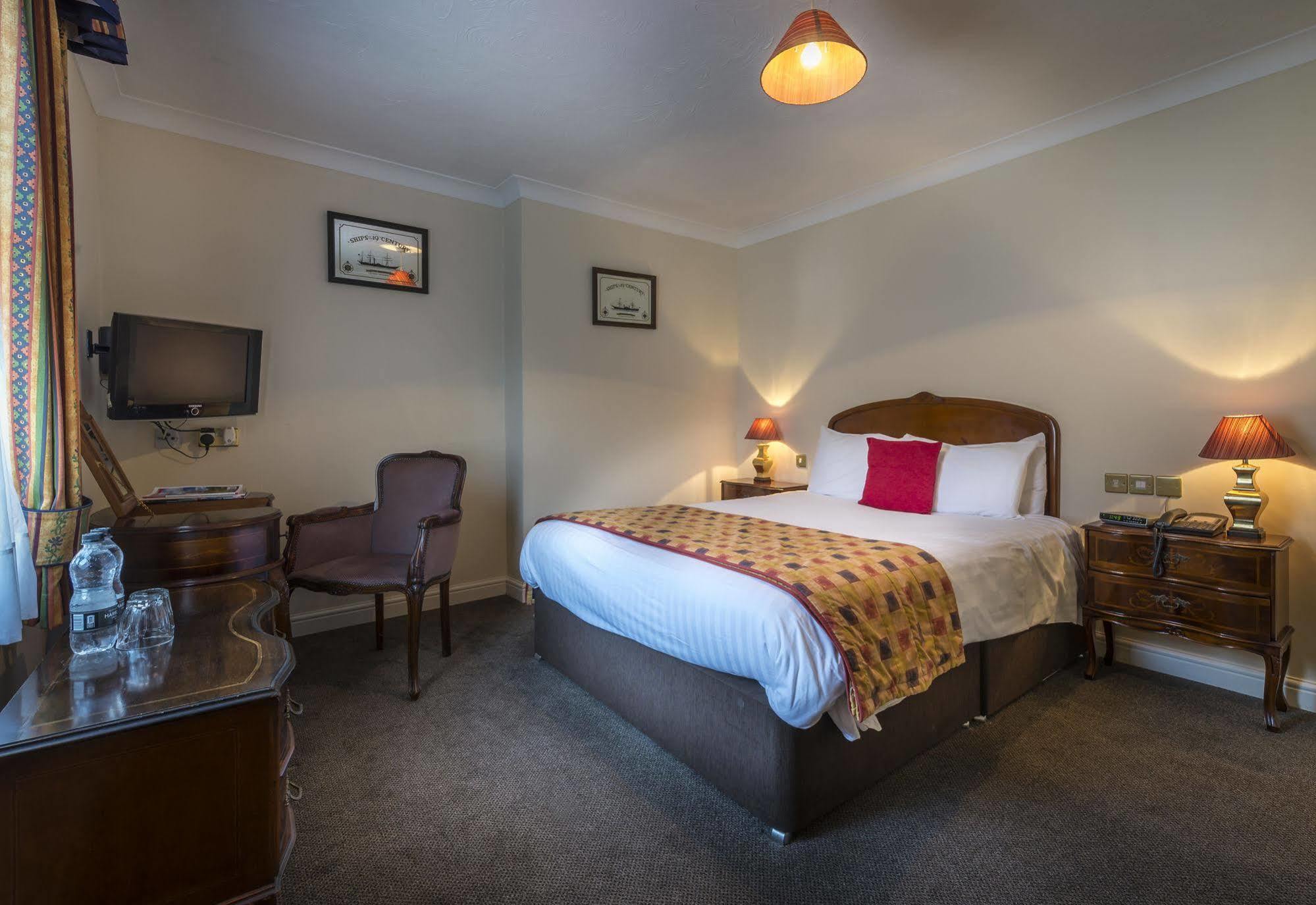The Admiral Rodney Hotel, Horncastle, Lincolnshire Горнкасл Екстер'єр фото