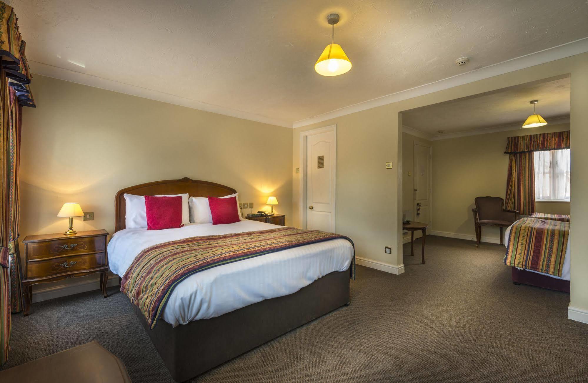 The Admiral Rodney Hotel, Horncastle, Lincolnshire Горнкасл Екстер'єр фото